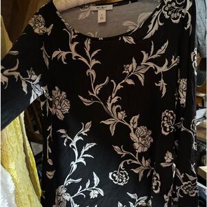 WHBM LONG SLEEVE SIZE M